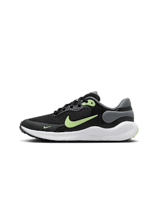 Nike revolution little kid hotsell